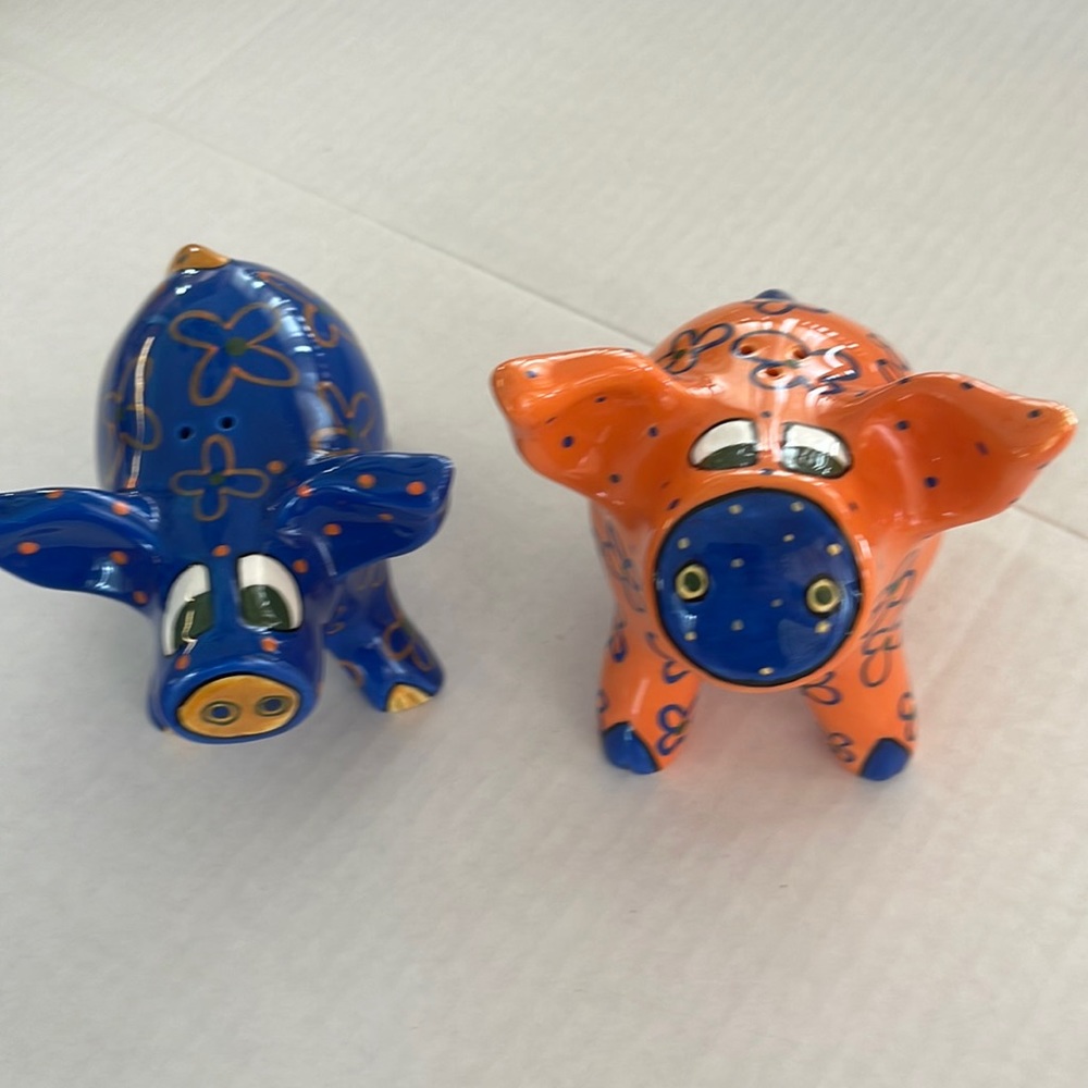 Salt & Pepper Shakers